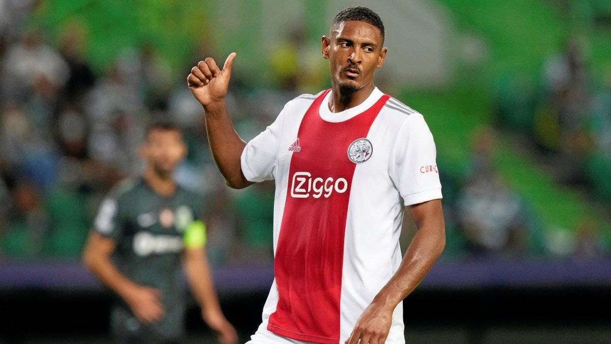 裁判争议屡 裁判争议屡